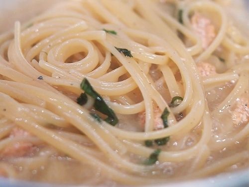 Realizzata con ingredienti semplici ma deliziosi: scopri la ricetta che vede come protagonisti i ricci di mare! Linguine con ricci di mare